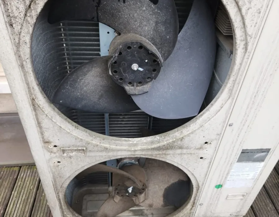 Chantier Fuitéo - installation ballon thermodynamique en Sarthe